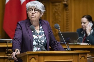 Un représentant du Département fédéral de justice et police (DFJP) de la conseillère fédérale Elisabeth Baume-Schneider emmène la délégation suisse qui a été épinglée sur ses peines considérées comme trop basses pour la torture dans le cadre de cr...